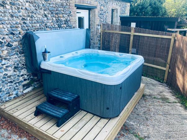 5 Bed Barn Conversion - With Private Hot Tub Birchington-on-Sea Exterior photo